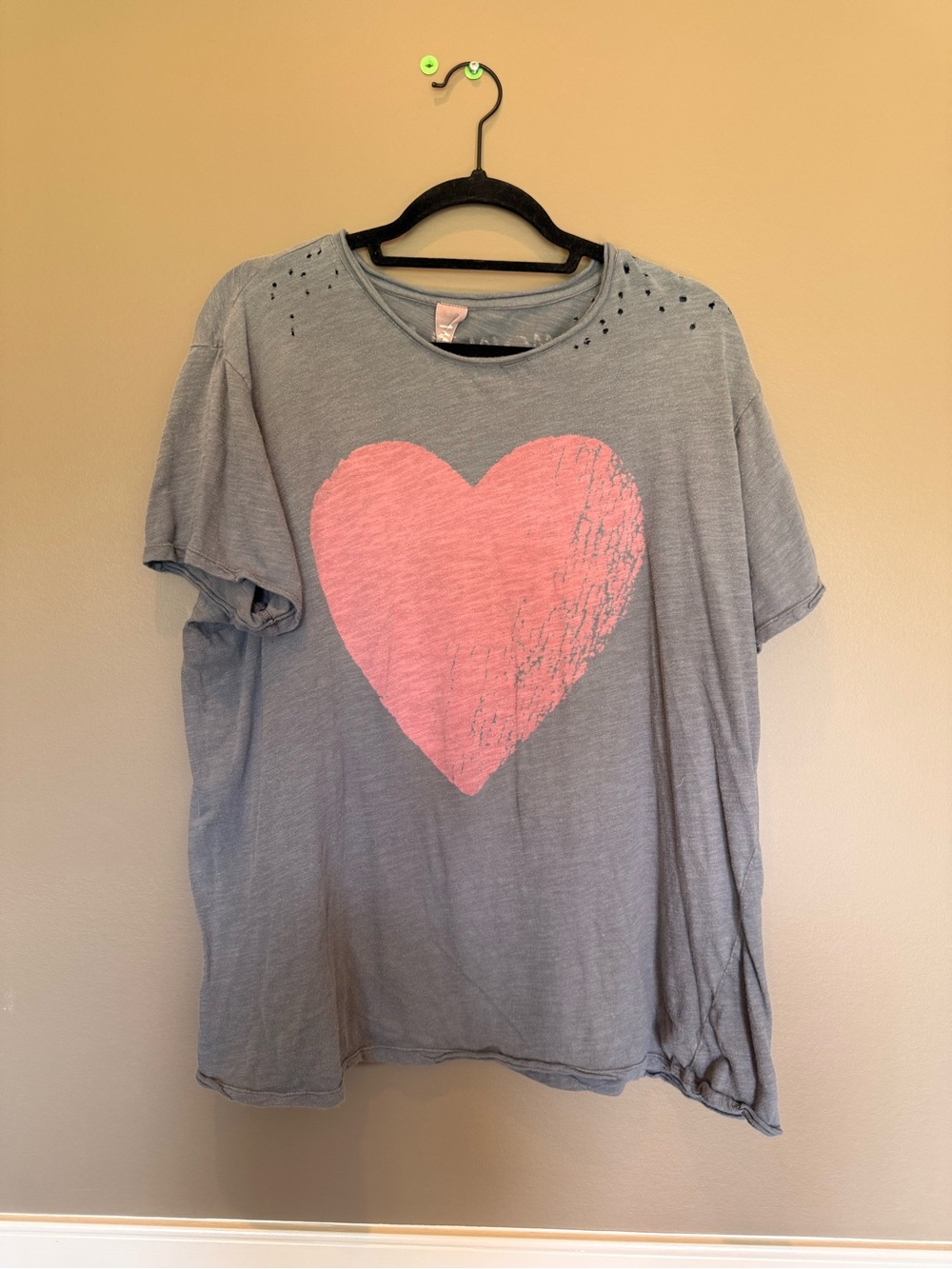 Magnolia Pearl Gray Tee with Pink Heart